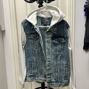 Men’s Jean jacket/hoodie combo NWT